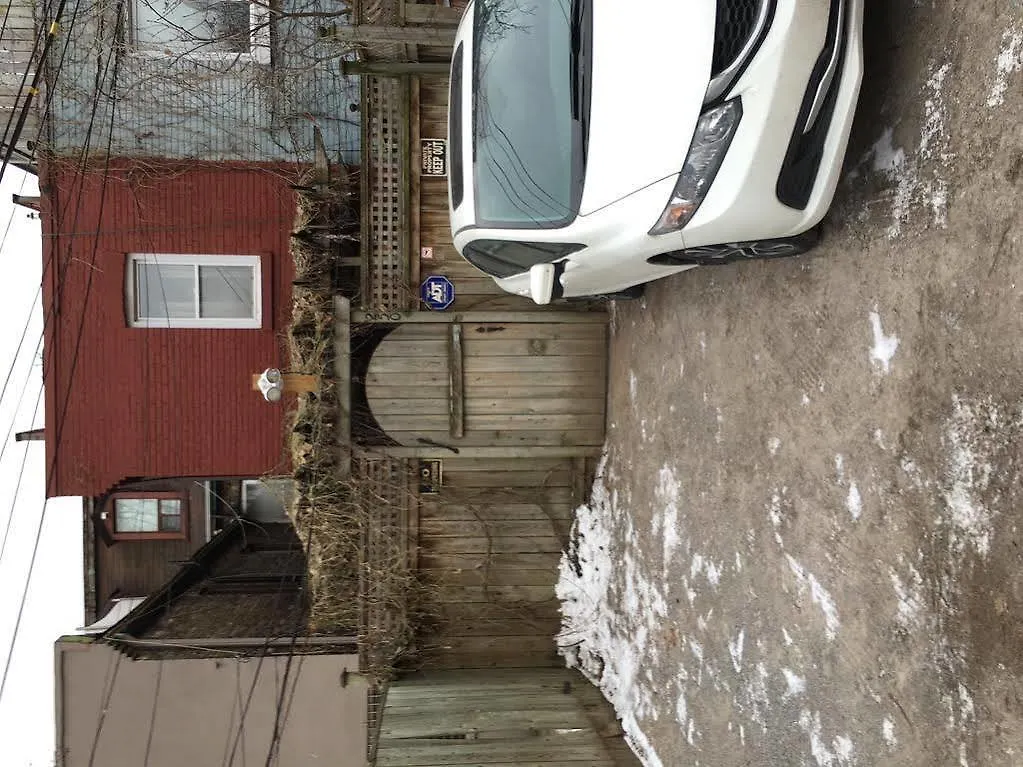 Comfy Guesthouse & Suite Toronto 2*,