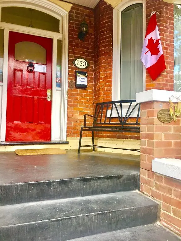 Comfy Guesthouse & Suite Toronto Guest house