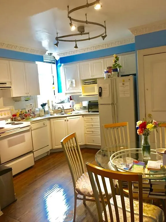 Guest house Comfy Guesthouse & Suite Toronto